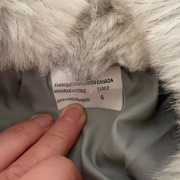 Elegant White Faux Fur Coat - Picture 5 of 6